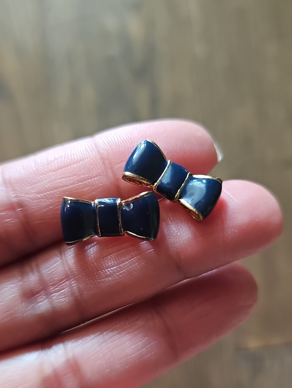 Kate Spade Navy Blue Bow Tie Studs - Picture 3 of 3